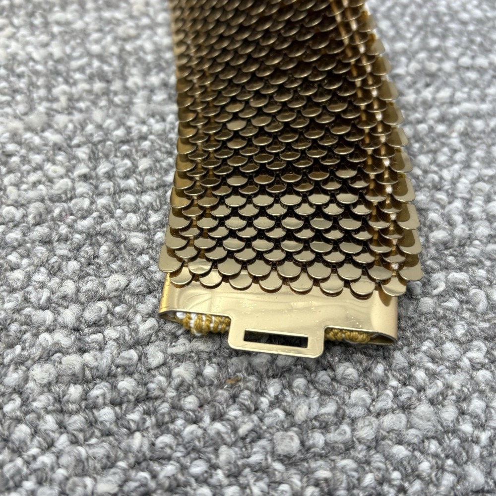 Women Belt Elastic Textured Large Golden Color Clasp Wide VTG Castle H18 - Picture 7 of 14